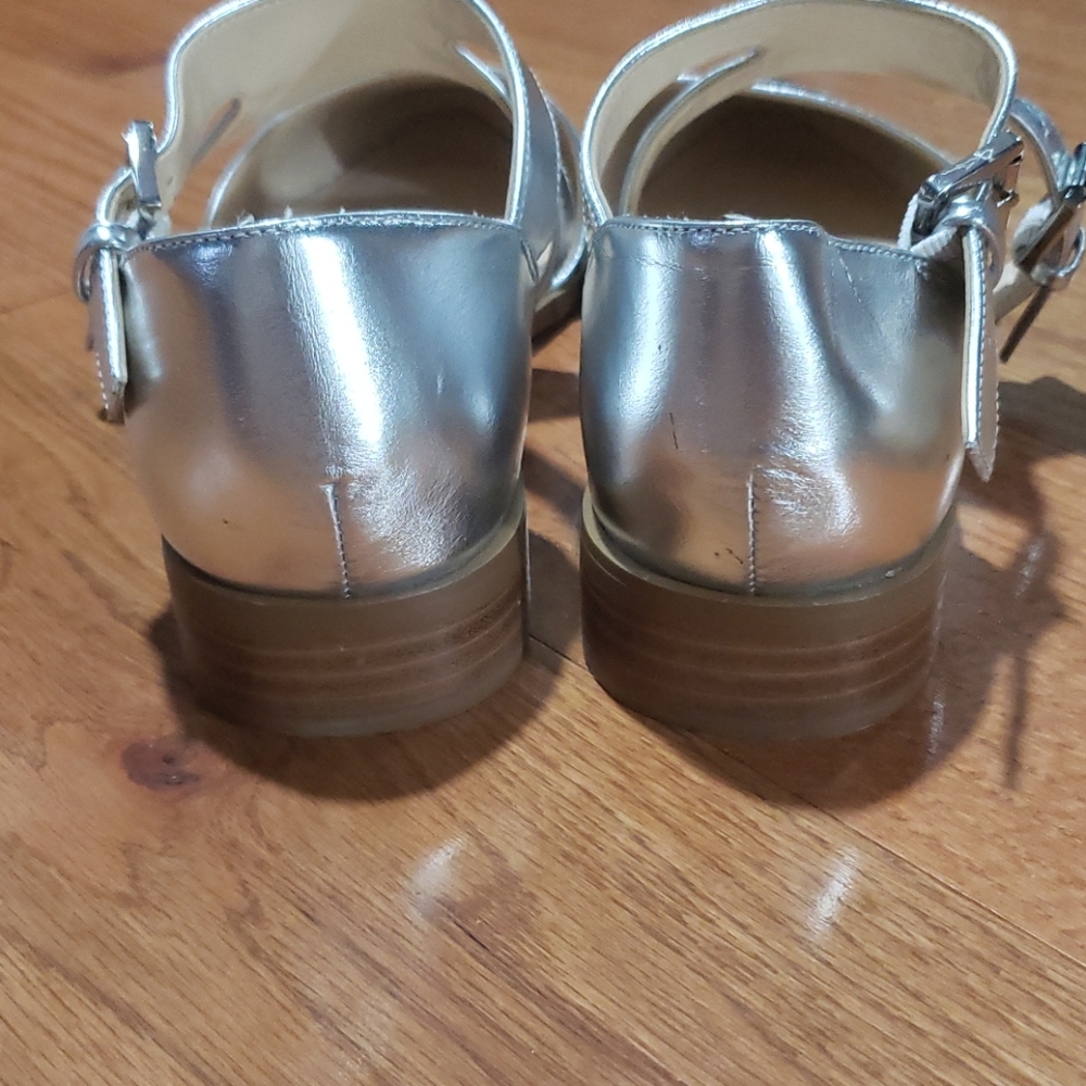 Shoes - Picture 2 of 4
